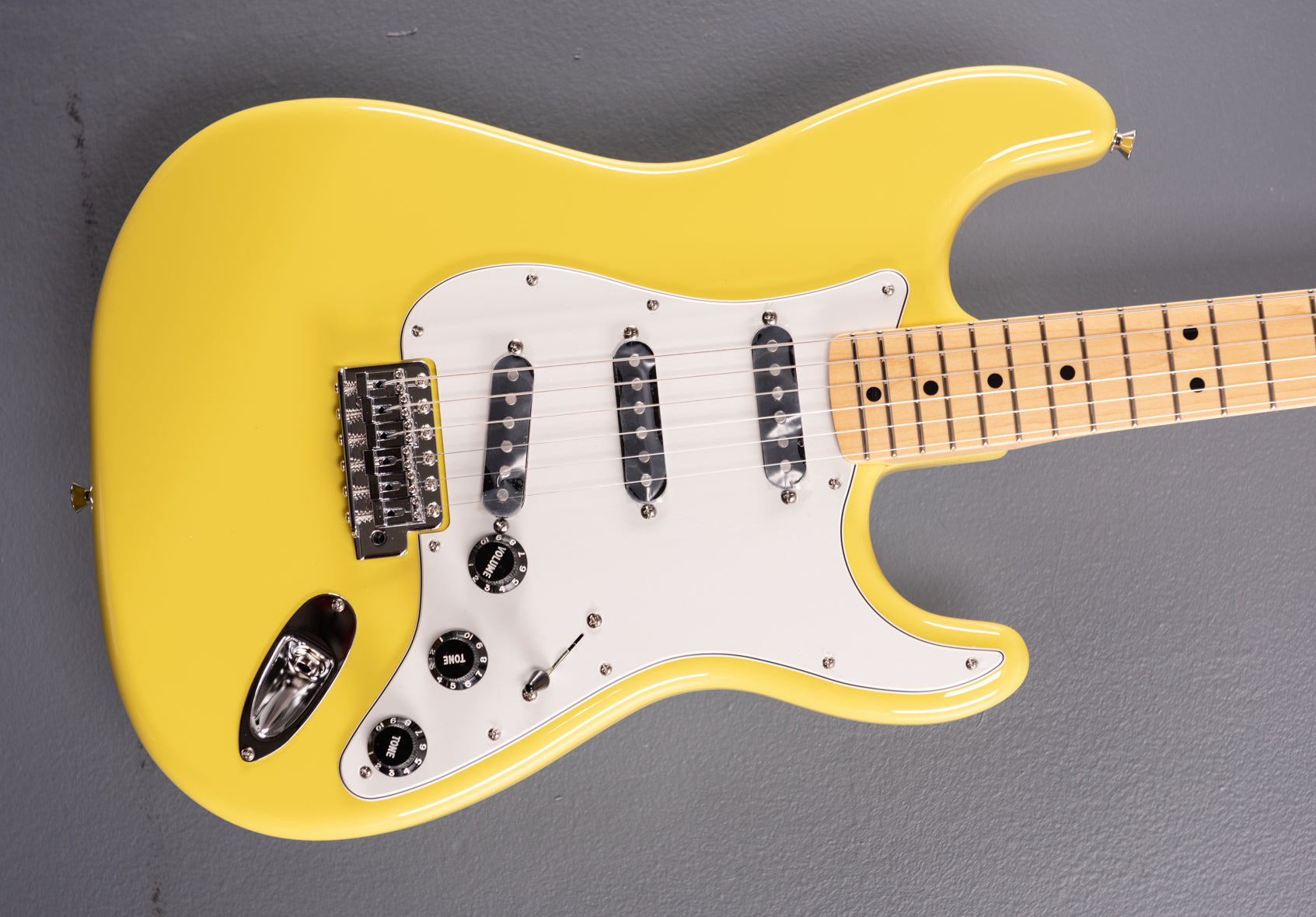 Yellow fender electric deals guitar