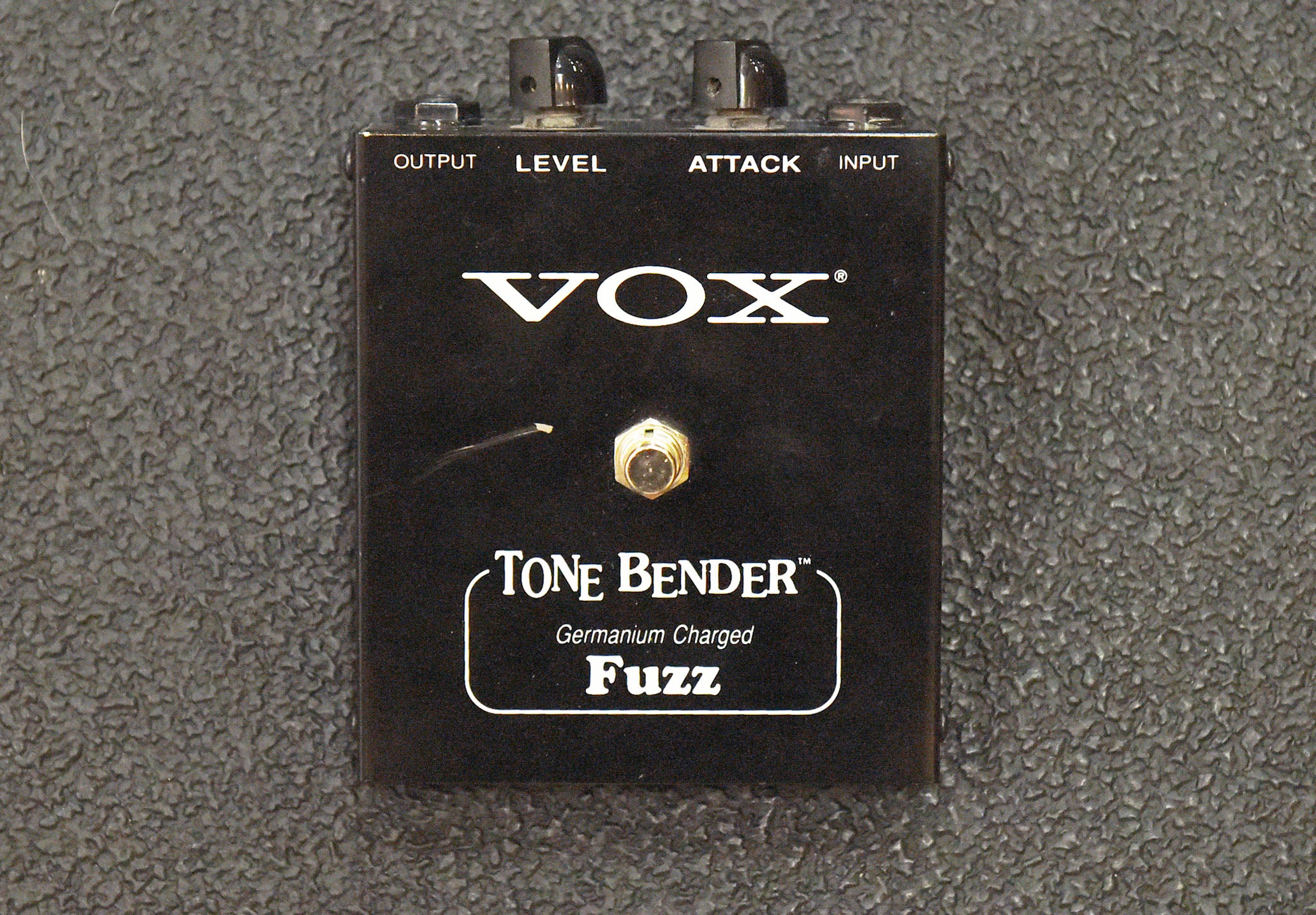 V829 Tone Bender, Recent – Dave's Guitar Shop