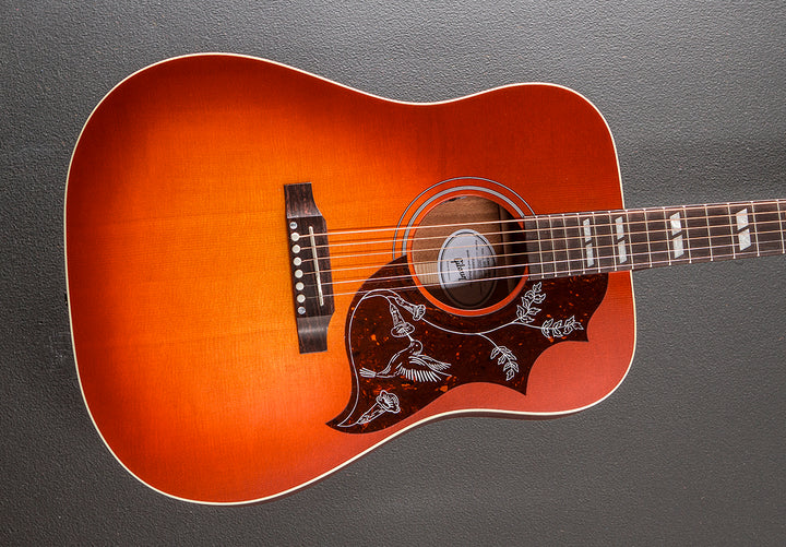 Hummingbird Special - Satin Vintage Cherry Sunburst