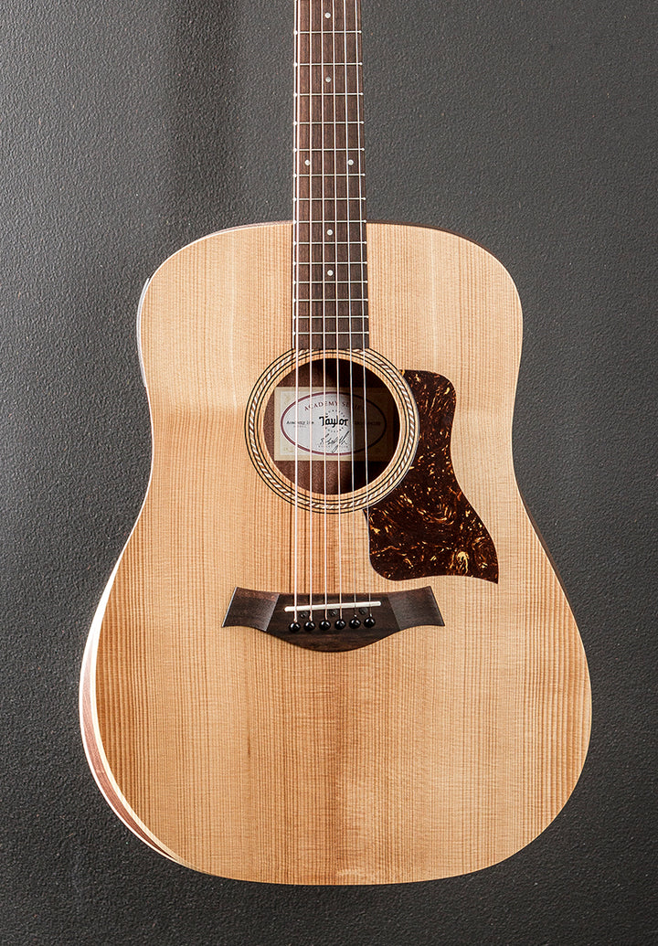 Academy 10E - Sitka Spruce w/Walnut