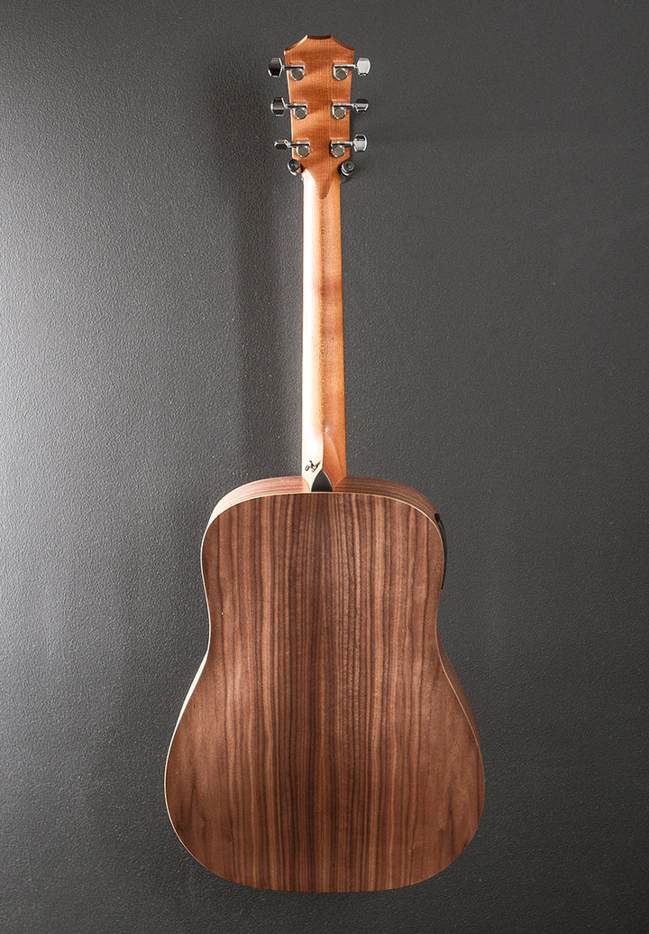 Academy 10E - Sitka Spruce w/Walnut