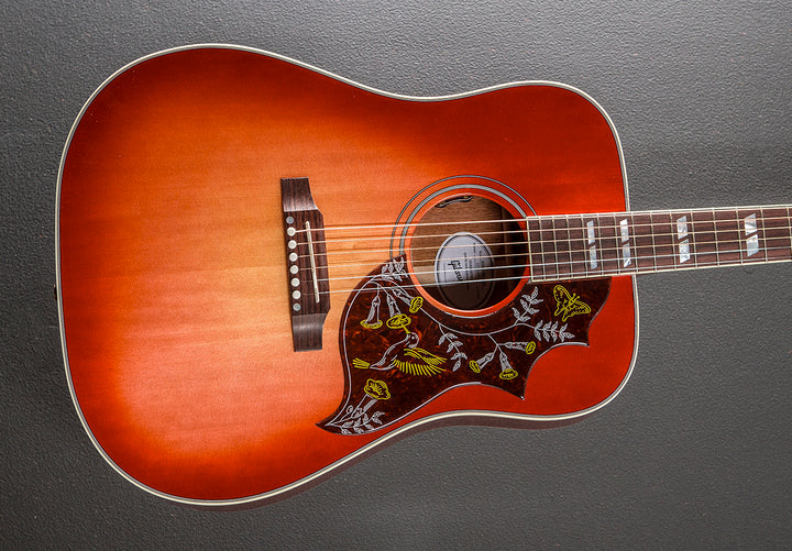 Hummingbird Standard - Vintage Cherry Sunburst