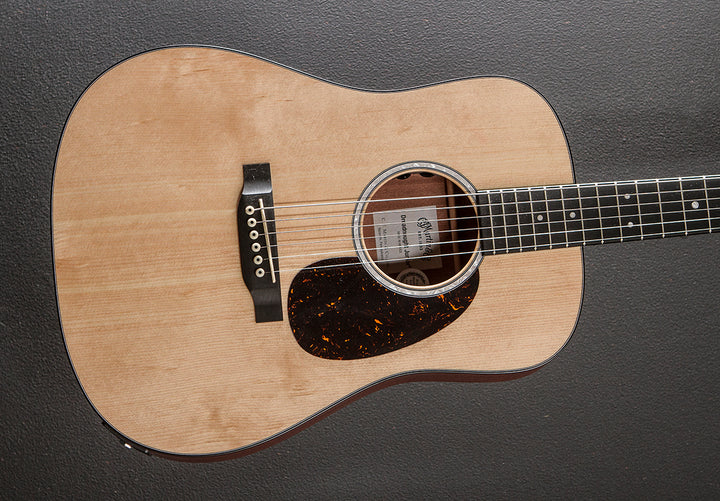 DJr-10E – Sitka Spruce