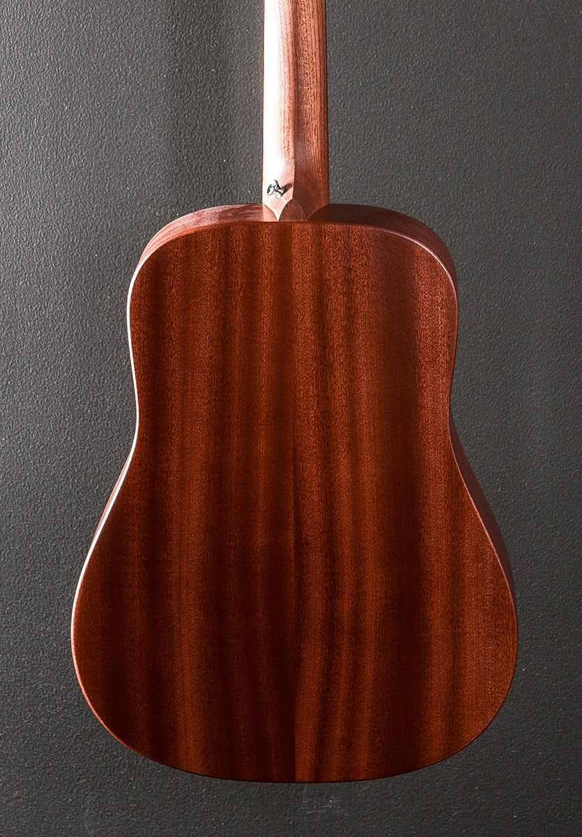 DJr-10E – Sitka Spruce