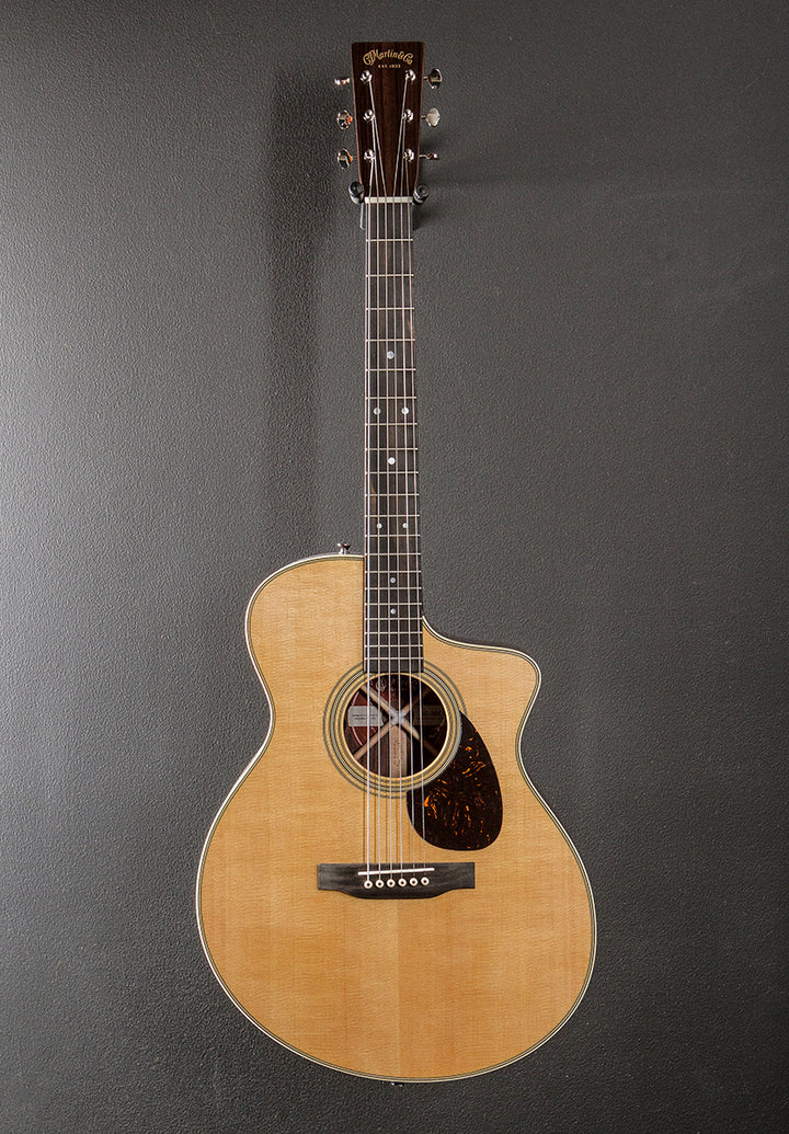 SC-28E w/Fishman Aura VT Blend