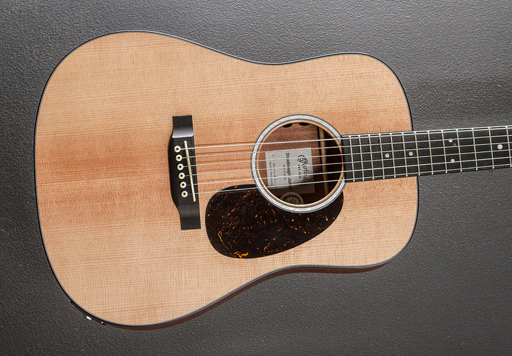 DJr-10E – Sitka Spruce