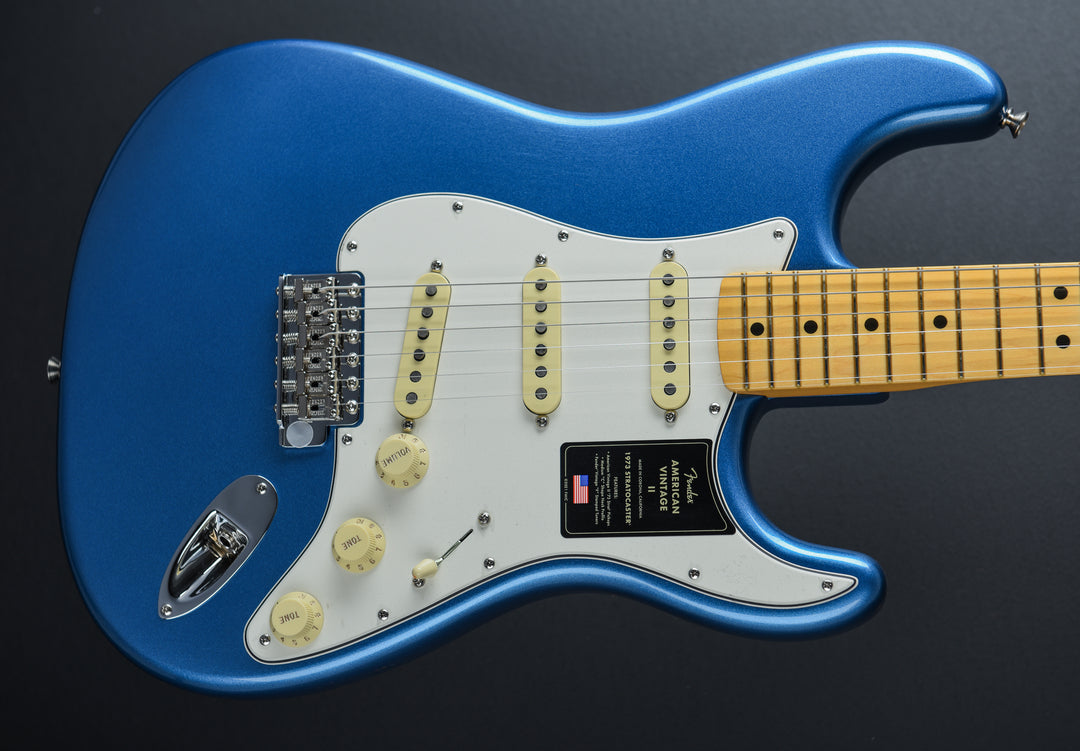 American Vintage II 1973 Stratocaster - Lake Placid Blue w/Maple