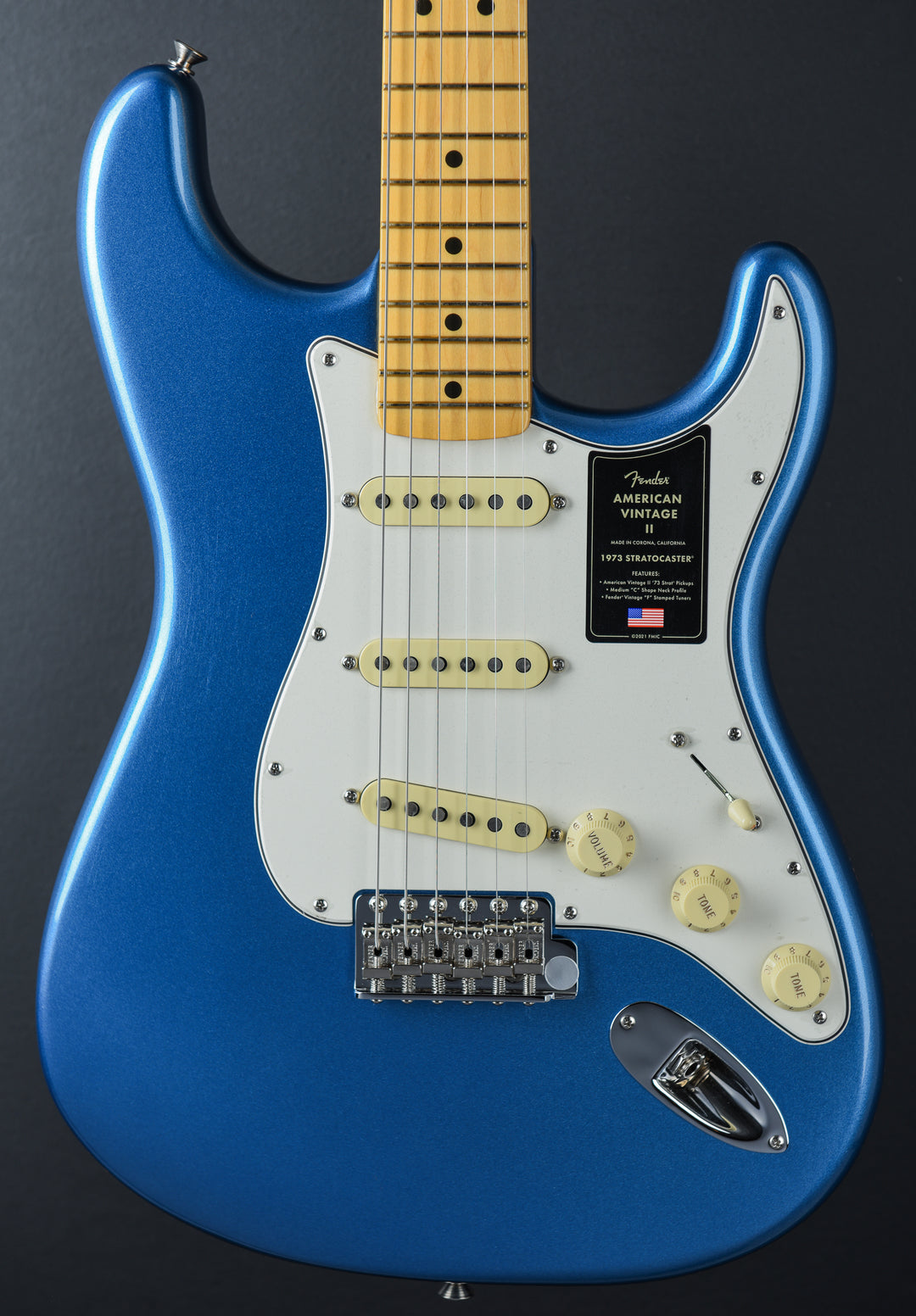 American Vintage II 1973 Stratocaster - Lake Placid Blue w/Maple