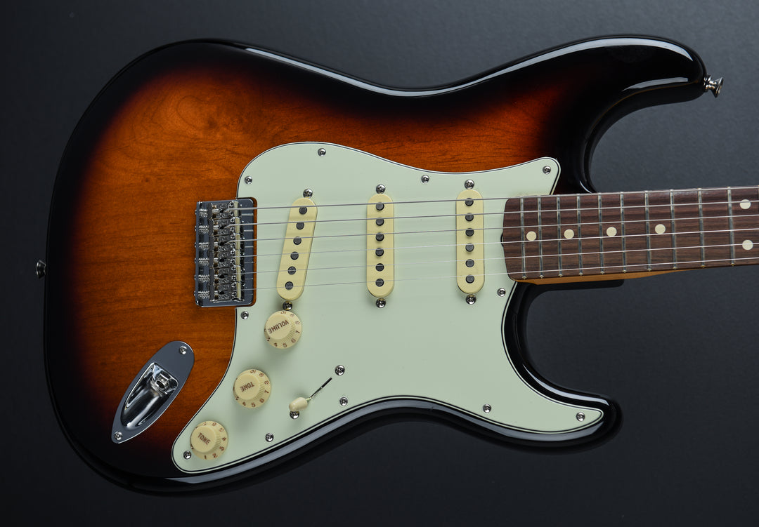 Robert Cray Stratocaster - 3 Color Sunburst