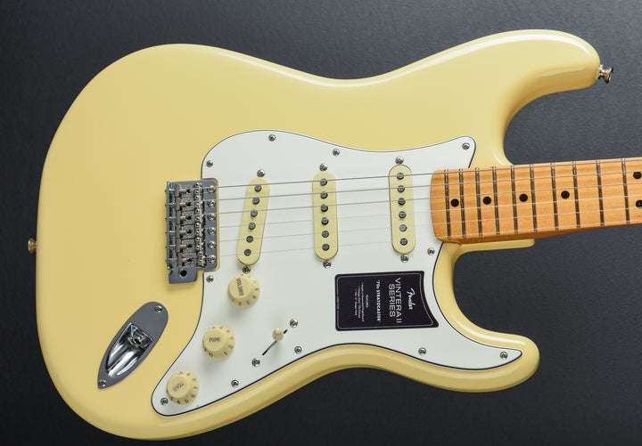 Vintera II 70's Stratocaster - Vintage White