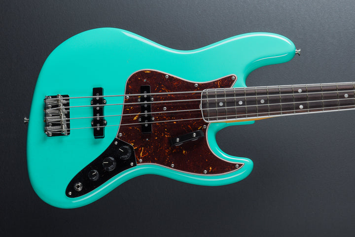 American Vintage II 1966 Jazz Bass - Seafoam Green