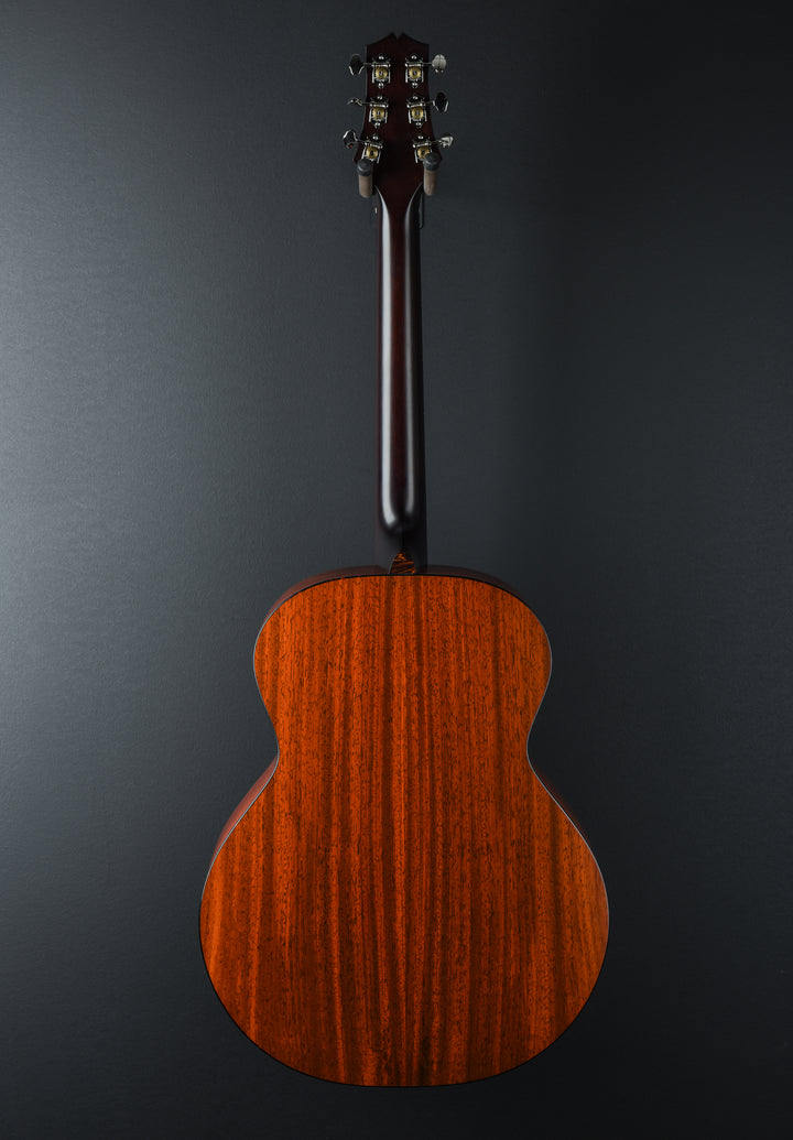 Small Jumbo, AA Sitka Spruce/Padauk