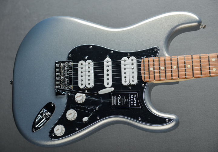 Player Stratocaster HSH w/Pau Ferro - Silver