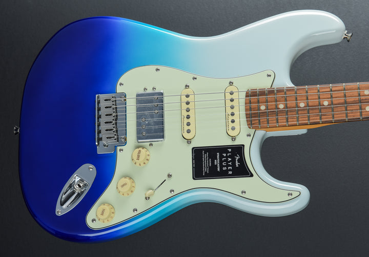 Player Plus Stratocaster HSS - Belair Blue w/Pau Ferro