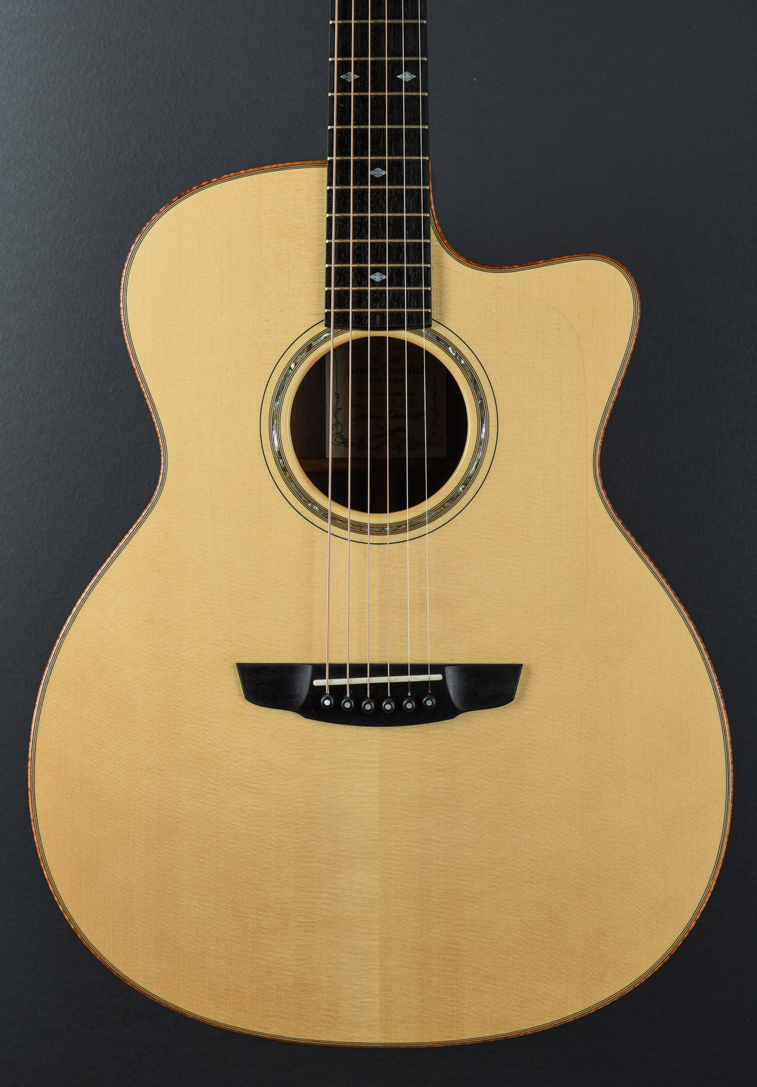 East Indian Rosewood Concert Jumbo Cutaway '20