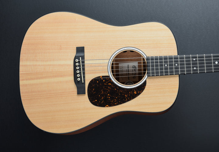 DJr-10E – Sitka Spruce