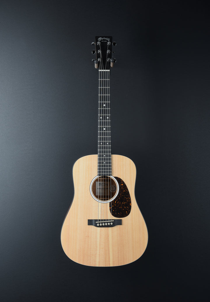 DJr-10E – Sitka Spruce