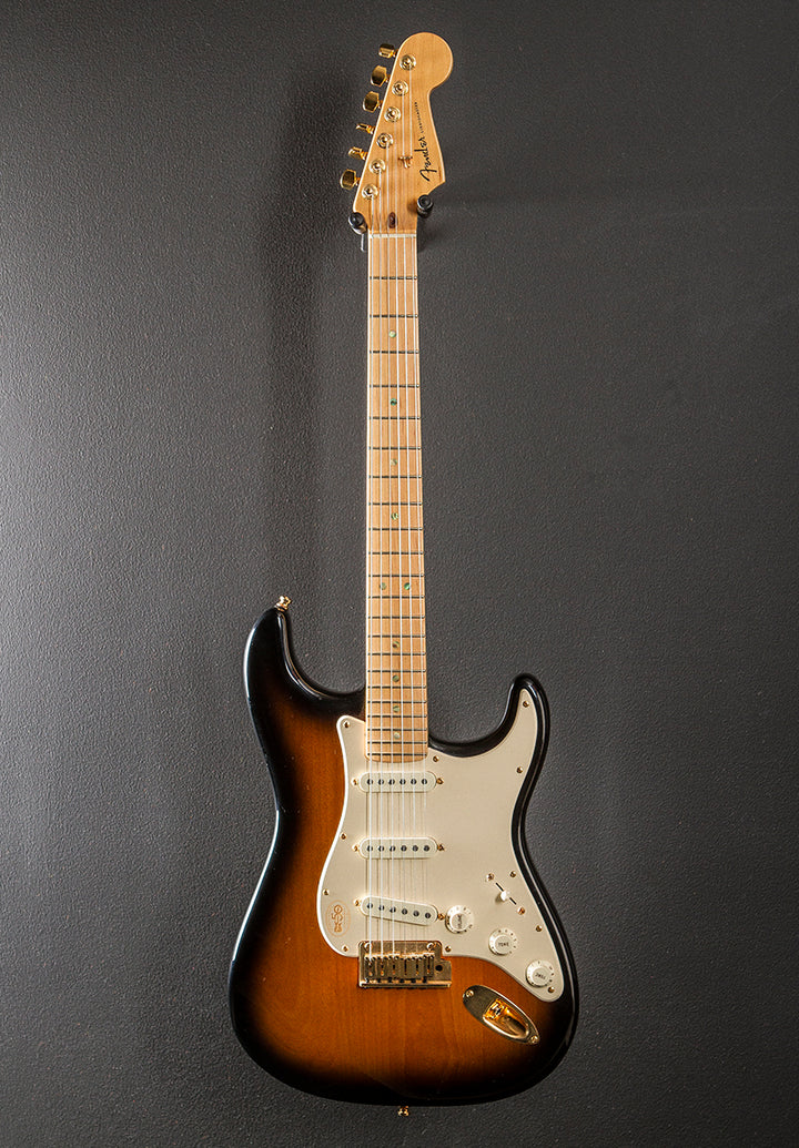 Used 50th Anniversary American Deluxe Strat '04