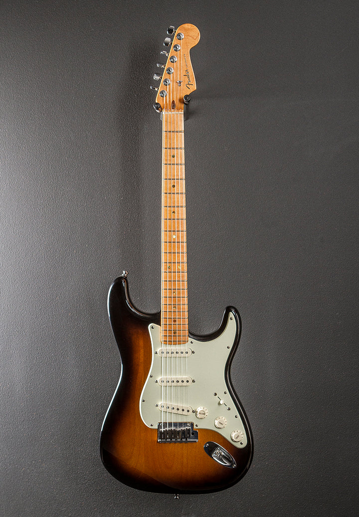 Used American Deluxe V Neck Strat '08