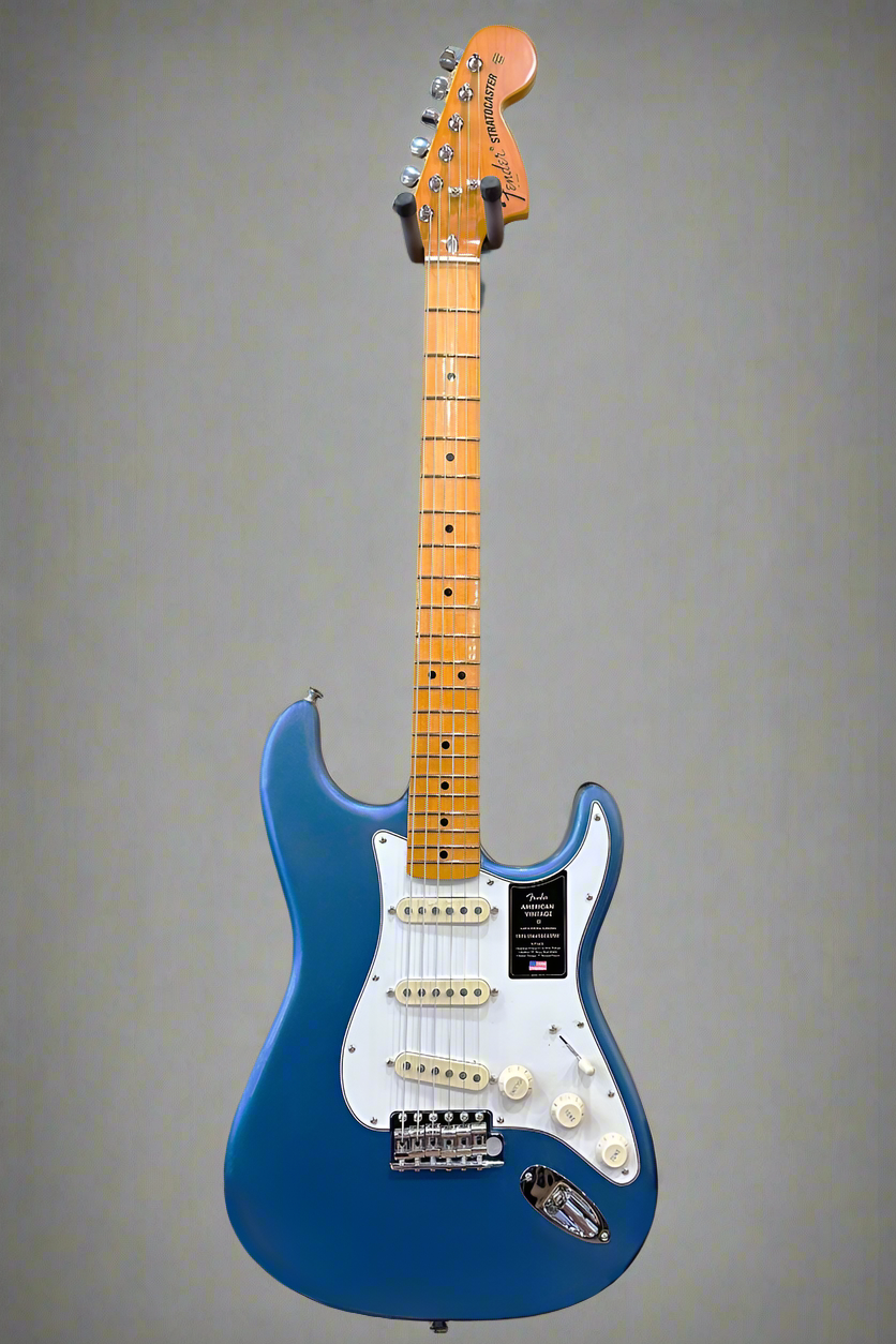 American Vintage II 1973 Stratocaster - Lake Placid Blue w/Maple