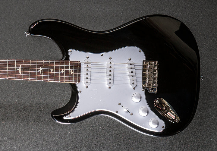 SE Silver Sky w/Rosewood Left Hand - Piano Black