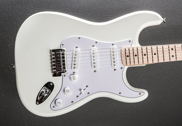 Affinity Series Stratocaster - Olympic White w/Maple