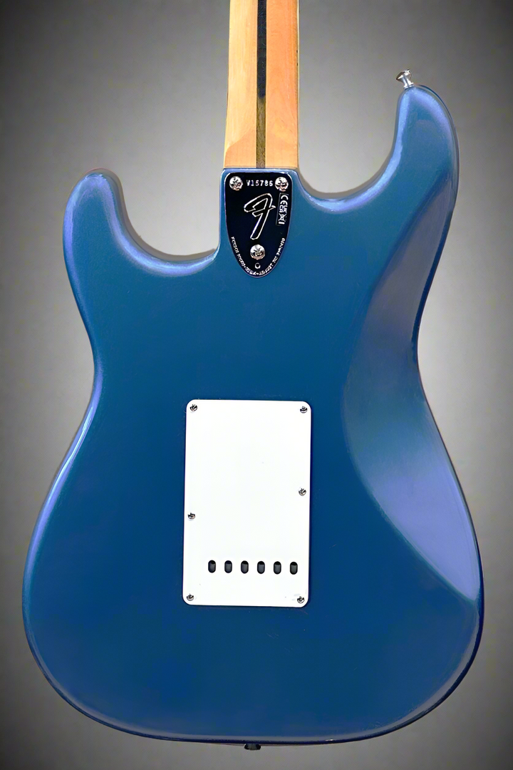 American Vintage II 1973 Stratocaster - Lake Placid Blue w/Maple