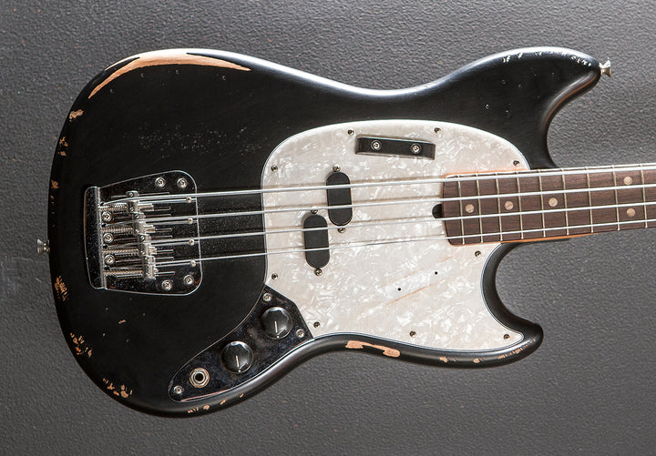 JMJ Road Worn Mustang Bass - Black