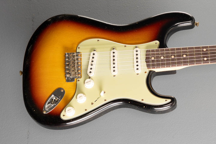 1960 Journeyman Relic Stratocaster - 3 Color Sunburst