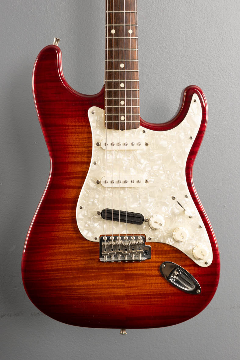 USED MIJ ST-62 Reissue Foto Flame Strat '96