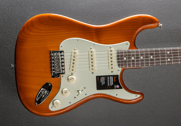 American Performer Stratocaster - Honey Burst w/Rosewood