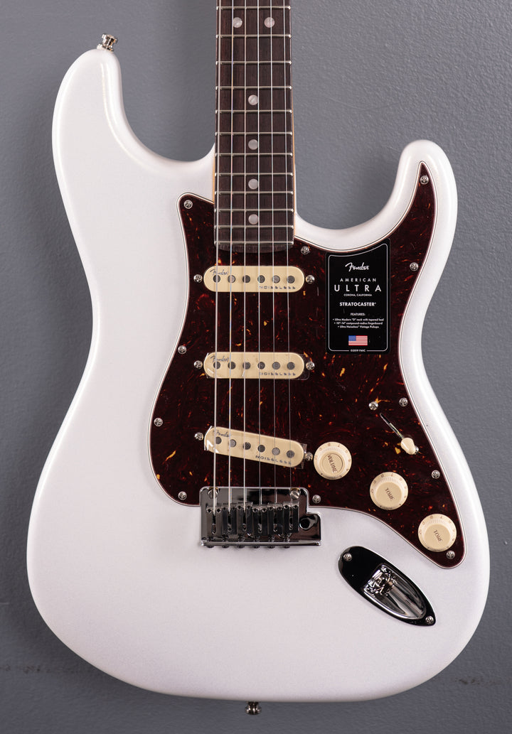 American Ultra Stratocaster – Arctic Pearl w/Rosewood