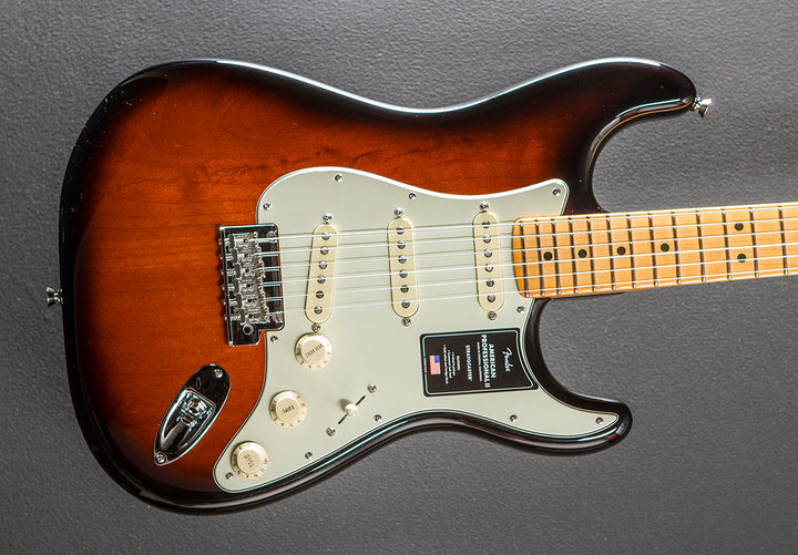 American Professional II Stratocaster – Two Tone Sunburst w/Maple