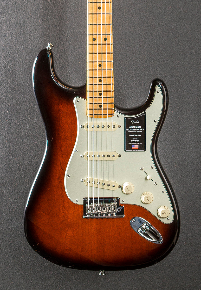 American Professional II Stratocaster – Two Tone Sunburst w/Maple