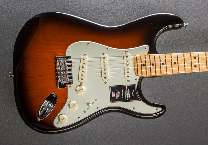 American Professional II Stratocaster – Two Tone Sunburst w/Maple