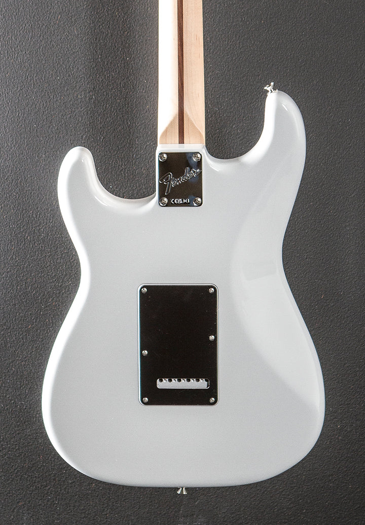 American Performer Stratocaster - Arctic White w/Rosewood