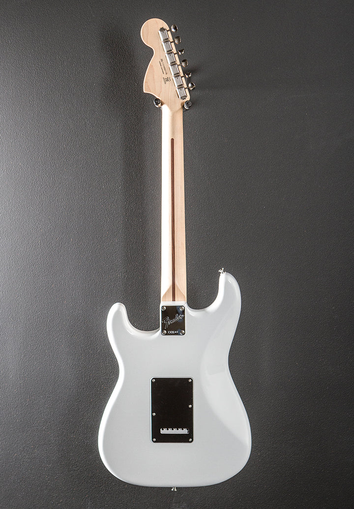 American Performer Stratocaster - Arctic White w/Rosewood