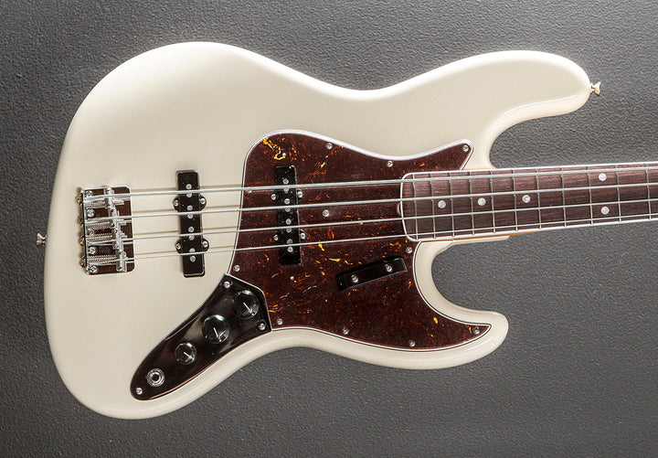 American Vintage II 1966 Jazz Bass - Olympic White