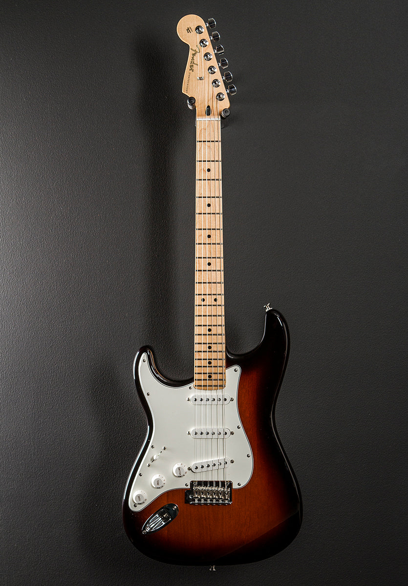 Player Stratocaster Left Hand - 3 Color Sunburst w/Maple