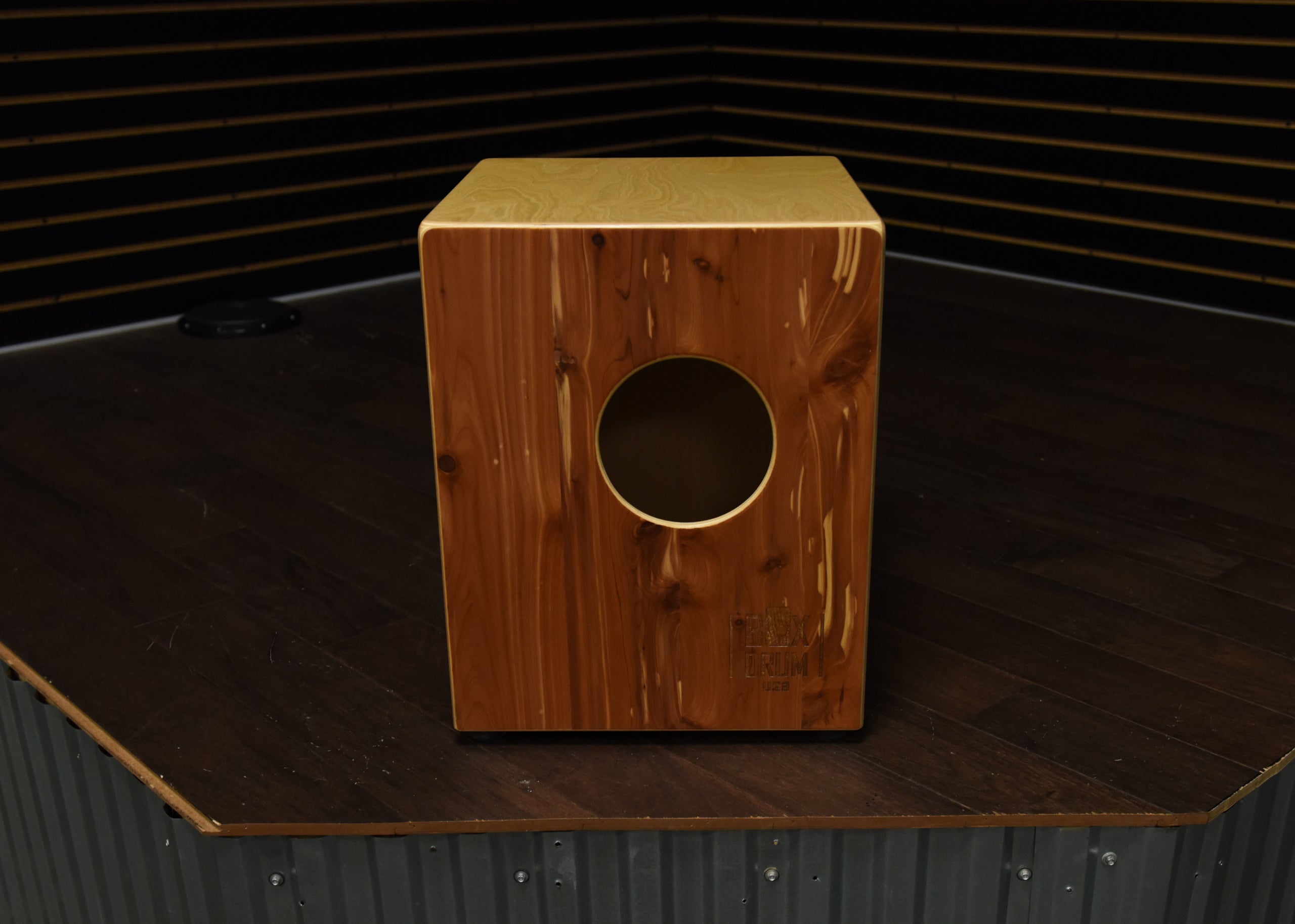 Dual Tone Bass Cajon – Daves Guitar ShopDual Tone Bass Cajon – Daves Guitar Shop  