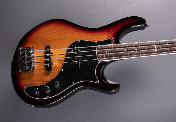 SE Kestrel Bass - Tri Color Sunburst