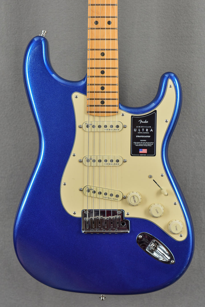 American Ultra Stratocaster – Cobra Blue w/Maple