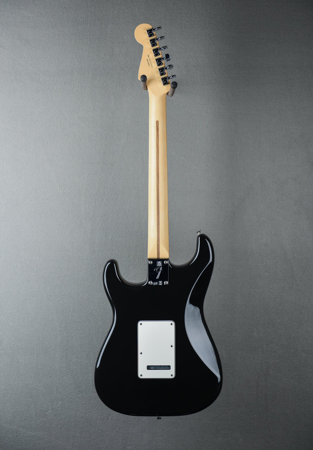 Player Stratocaster - Black W/ Pau Ferro