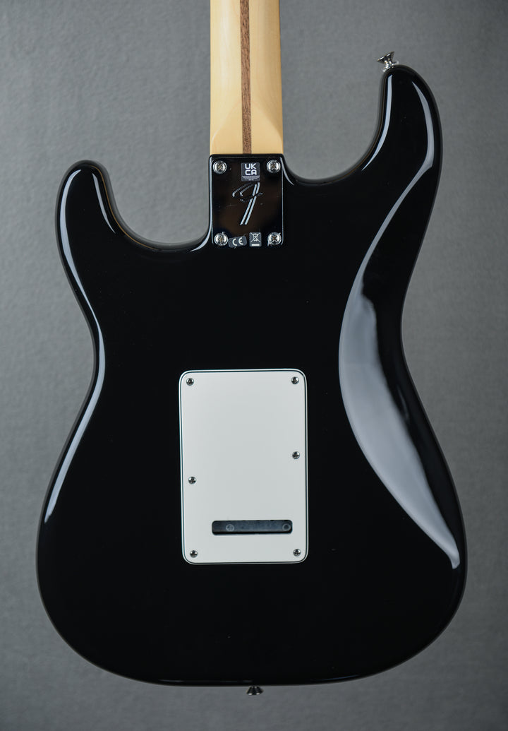 Player Stratocaster - Black W/ Pau Ferro