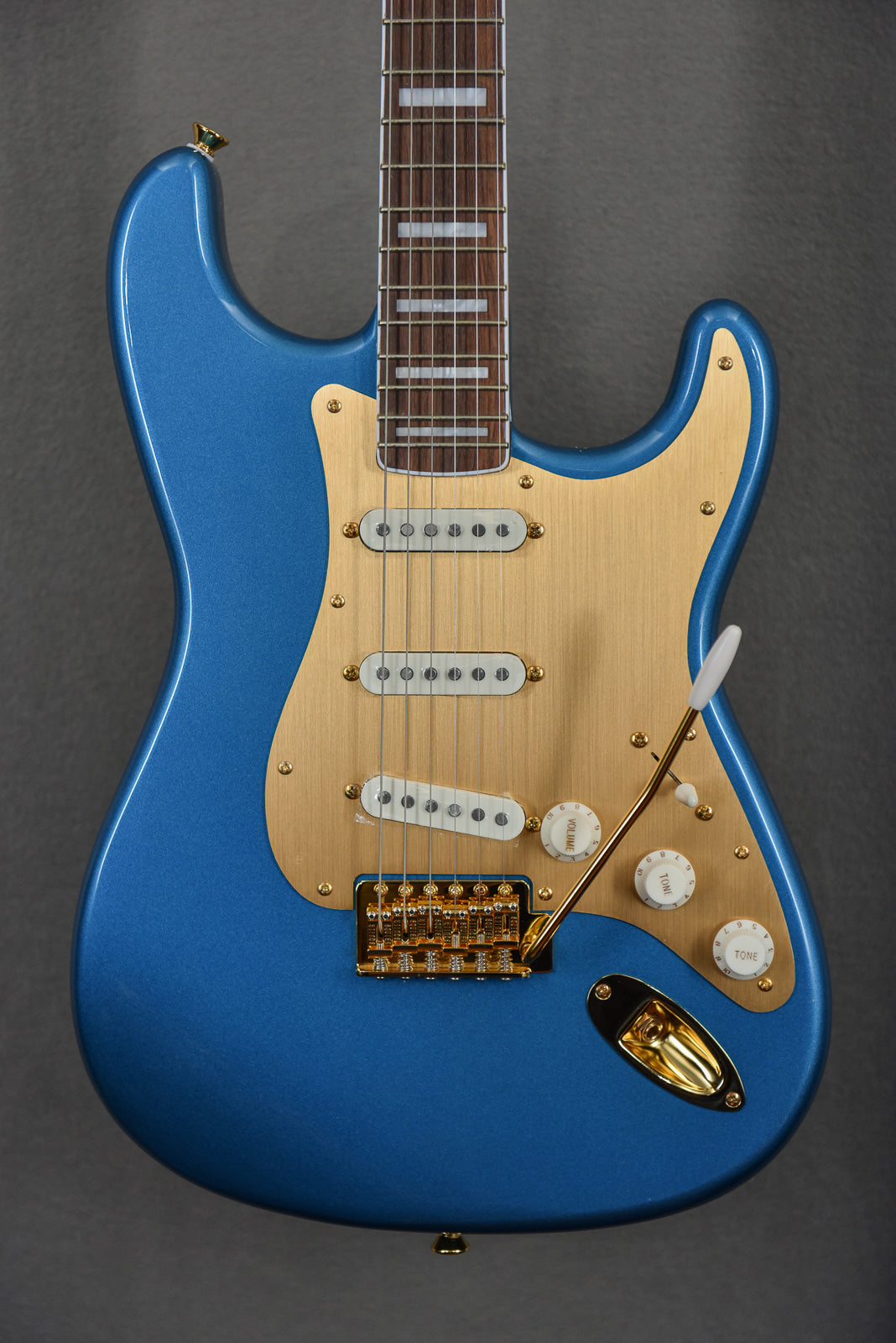 40th Anniversary Stratocaster Gold Edition - Lake Placid Blue