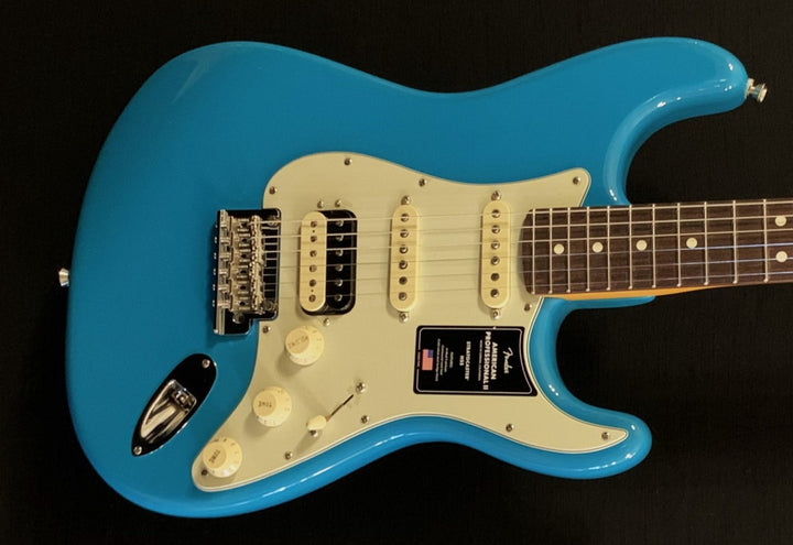 American Professional II Stratocaster HSS - Miami Blue w/Rosewood