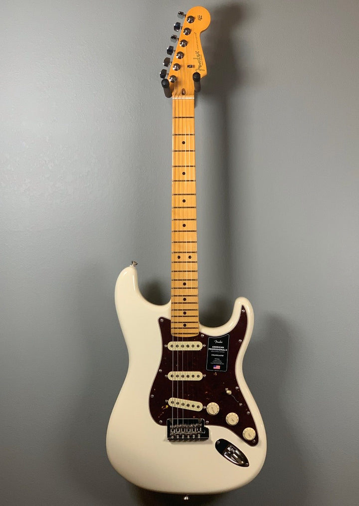 AMERICAN PROFESSIONAL II STRATOCASTER®-Olympic White