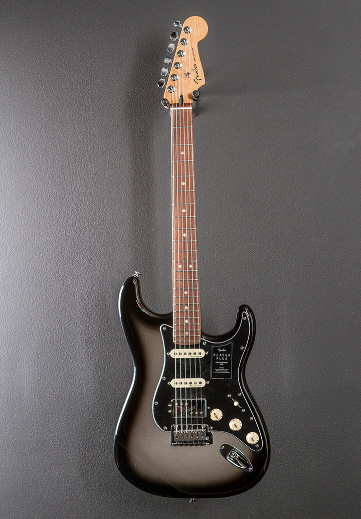 Player Plus Stratocaster HSS - Silverburst w/Pau Ferro