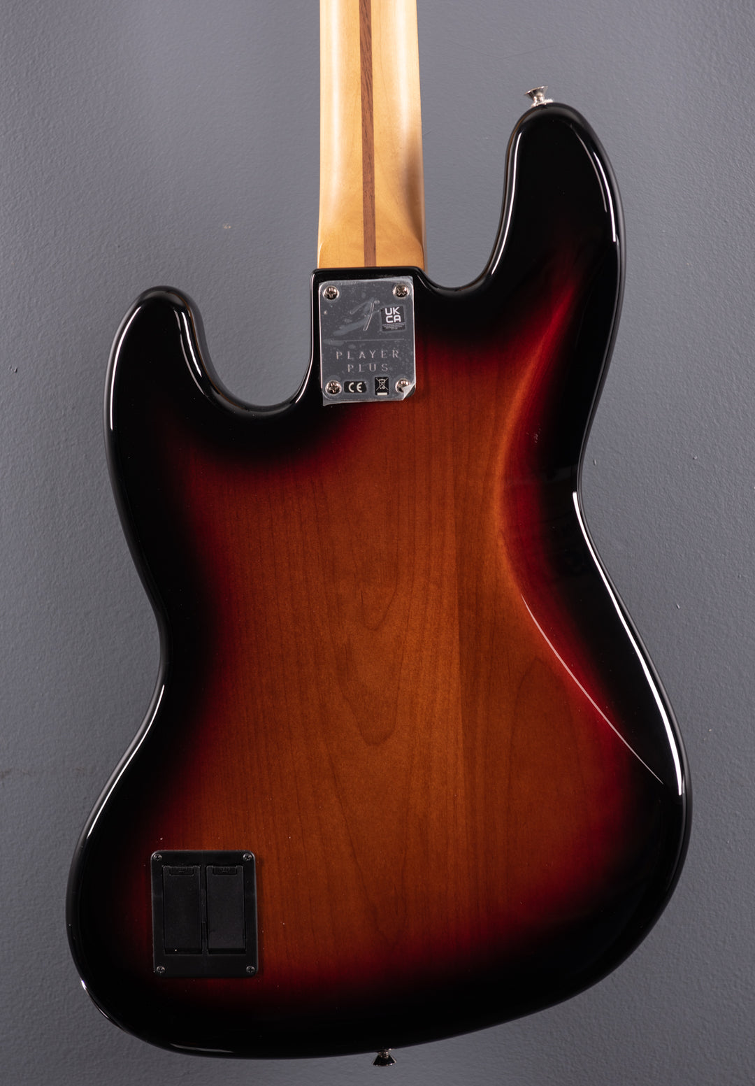 Player Plus Jazz Bass – 3 Color Sunburst w/Pau Ferro