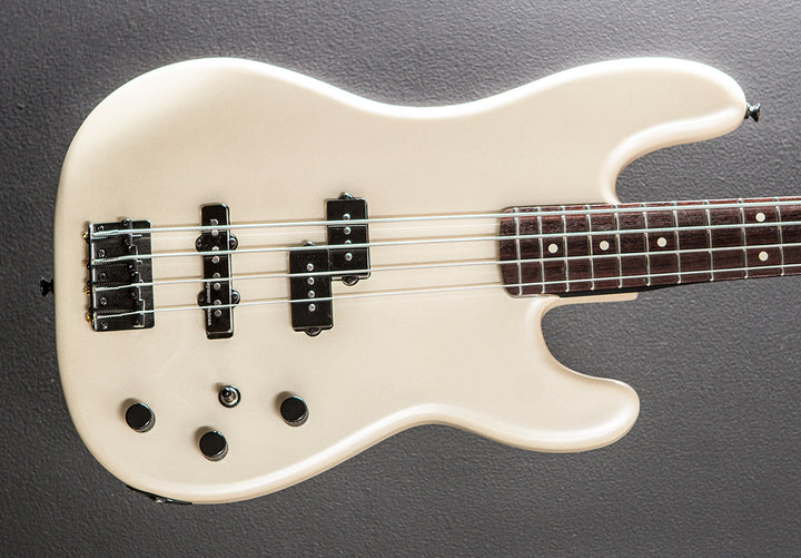 Duff McKagan Precision Bass